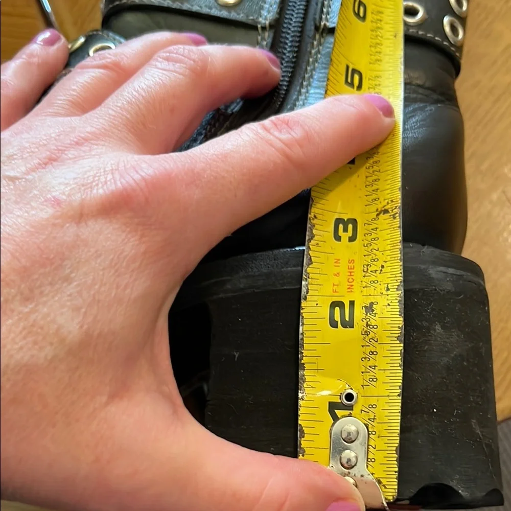 Very rare, discontinued John Fluevog Tank Girl Black Boots with Buckle Straps - Picture 9 of 10